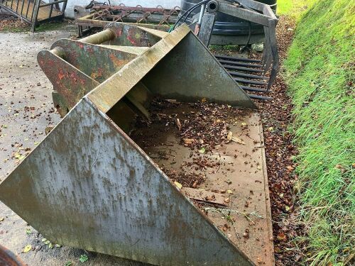 7' 1 TONNE GRAIN BUCKET