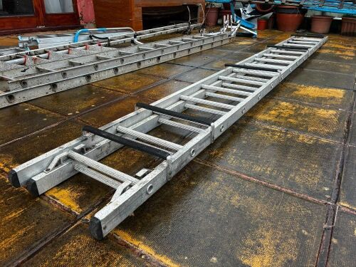 24' ALUMINIUM EXTEND ROOFING LADDER (13) *DESCRIPTION UPDATED*