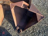 1974 JOHN DEERE 400A BACKHOE DIGGER - 88