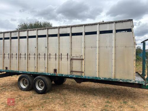 25' LIVESTOCK TRAILER