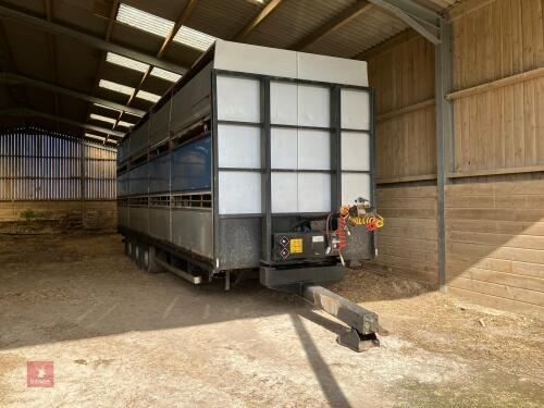 PARKHOUSE 35' 3 DECK LIVESTOCK TRAILER