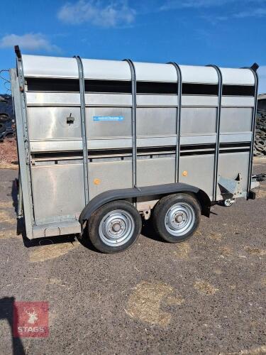 IFOR WILLIAMS 10' LIVESTOCK TRAILER