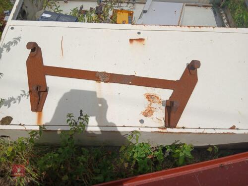 EURO 8 WELD ON LOADER BRACKET