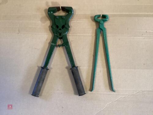 SET OF HOOF TRIMMING SHEARS & NIPPERS