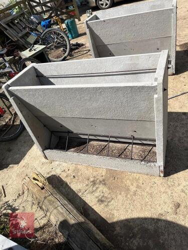 CONCRETE PIG/SHEEP FEEDER