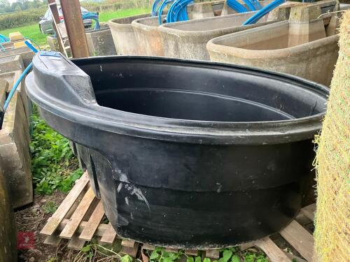 BLACK PLASTIC CIRCULAR WATER TROUGH (14)