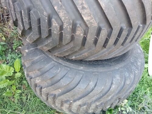2 X TANKER 550/60 X 22.5 TYRES & WHEELS