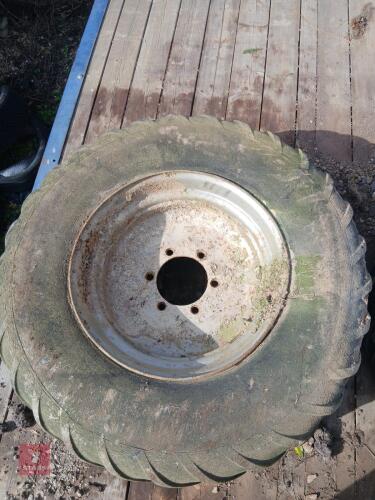 PAIR OF WHEELS AND TYRES