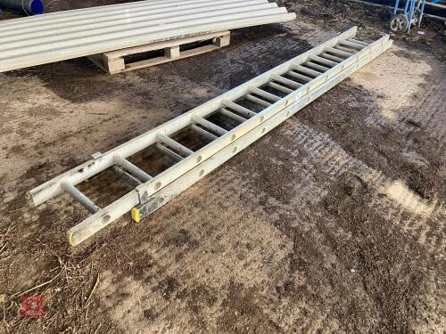 DOUBLE EXTENDING ALUMINIUM LADDER (18)