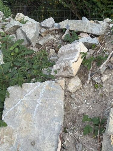LARGE QTY OF BLUE LIAS STONE & RUBBLE