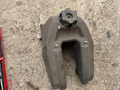 PLASTIC FUEL TANK