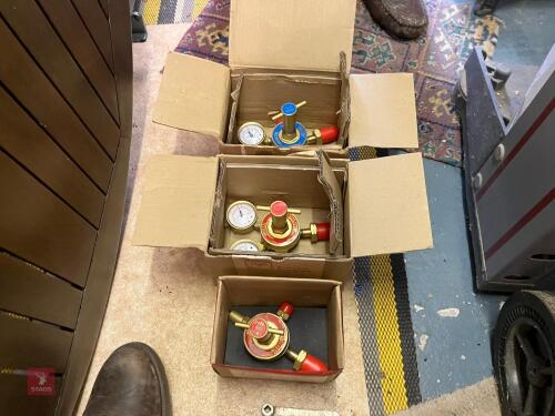 OXYGEN & ACETYLENE REGULATORS