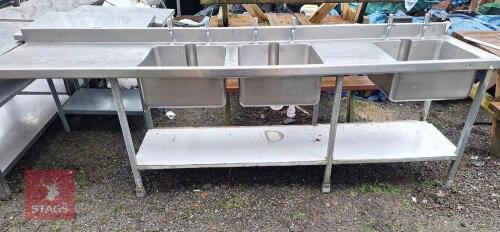 TRIPLE COMMERCIAL SINK