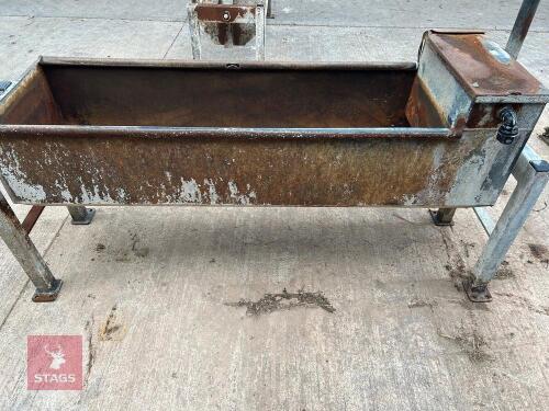 BATEMAN TIPPING WATER TROUGH