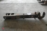NH REVERSIBLE DRAWBAR + PICK UP HITCH - 5