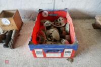 SELECTION OF LINKAGE BALLS AND GUIDES - 5