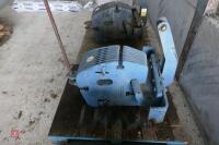 NEW HOLLAND TRACTOR FRONT WEIGHTS - 4