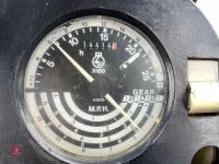 JOHN DEERE 3050 TRACTOR S/R - 8