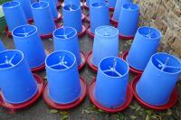 10 MINOLA FEEDERS WITH RAIN HATS - 3
