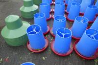 10 MINOLA FEEDERS WITH RAIN HATS - 5