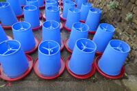 10 MINOLA FEEDERS WITH RAIN HATS - 3