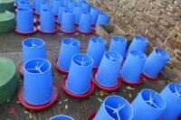 10 MINOLA FEEDERS WITH RAIN HATS - 3