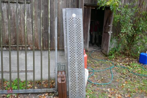 2 6' HEAVY DUTY TRAILER RAMPS