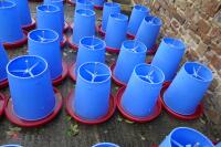 10 MINOLA FEEDERS WITH RAIN HATS - 2