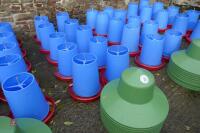 10 MINOLA FEEDERS WITH RAIN HATS - 4
