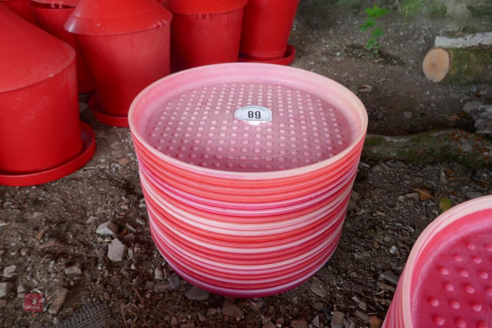 10 PLASTIC CHICKEN TRAYS
