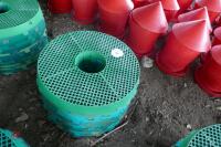 22 WATER DRINKER AND FEEDER DISCO'S - 3