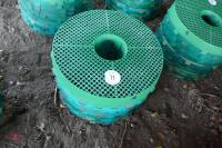 22 WATER DRINKER AND FEEDER DISCO'S - 4