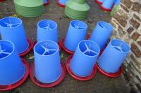 10 MINOLA FEEDERS WITH RAIN HATS - 3