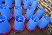10 MINOLA FEEDERS WITH RAIN HATS - 4