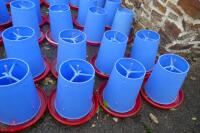 10 MINOLA FEEDERS WITH RAIN HATS - 2