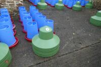 10 MINOLA FEEDERS WITH RAIN HATS - 3