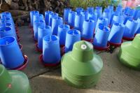 10 MINOLA FEEDERS WITH RAIN HATS - 2