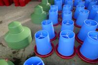 10 MINOLA FEEDERS WITH RAIN HATS - 2