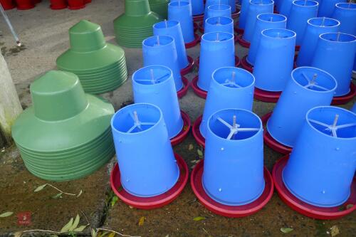10 MINOLA FEEDERS WITH RAIN HATS