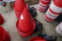 10 MINOLA FEEDERS WITH RAIN HATS - 2