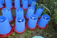 11 MINOLA FEEDERS WITH RAIN HATS - 4