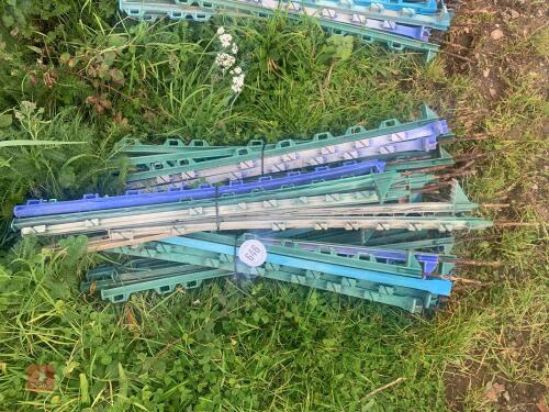 30 PLASTIC ELECTRIC FENCE STAKES