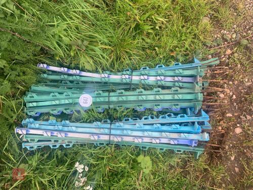 30 PLASTIC ELECTRIC FENCE STAKES