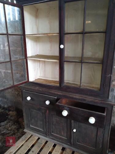 KITCHEN GLASS CUBOARD