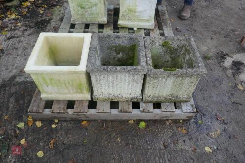 2 X SQUARE PLANTERS