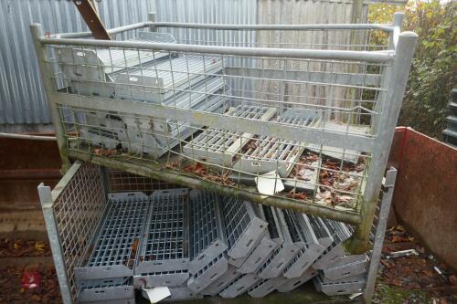 2 METAL STILLAGES