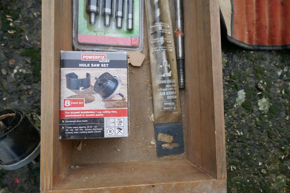 QTY HOLE SAW+ CUTTING SETS