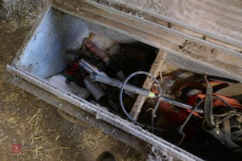 CATTLE SHOW BOX & HALTERS ETC