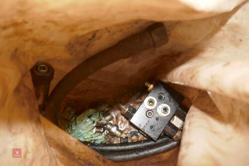 HYDRAULIC VALVE