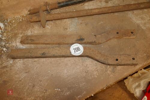 2 x METAL BRACKETS
